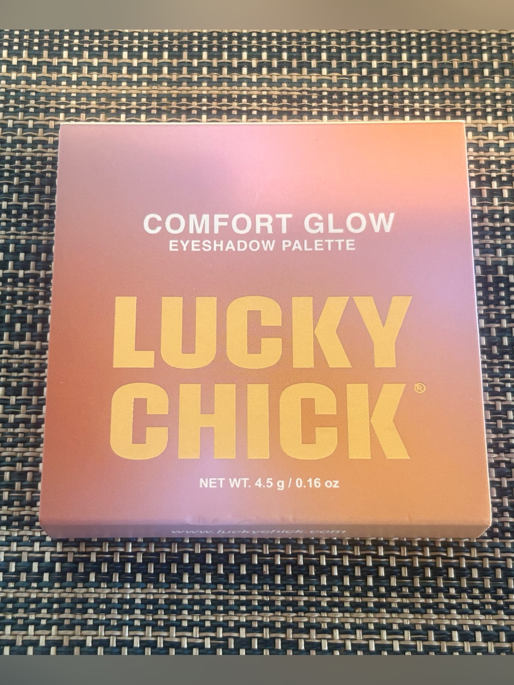 Lucky Chick Comfort Glow Eyeshadow Palette - Rose Gold